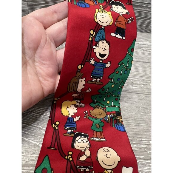 Peanuts Men's Snoopy Santa Claus Silk Neck Tie Christmas Holidays Charlie Brown - Picture 4 of 10